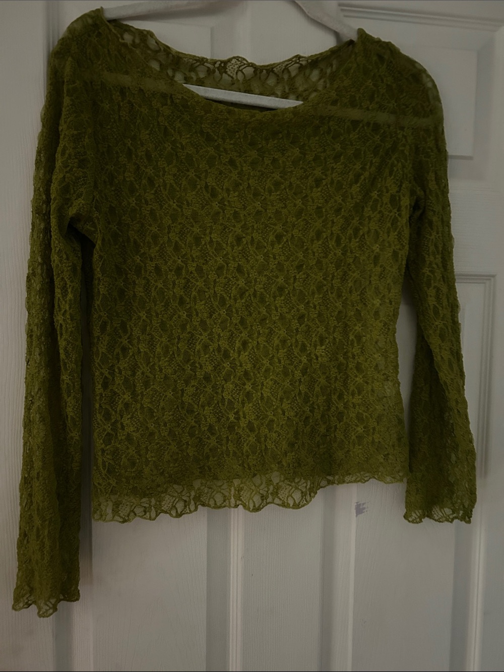 Chartreuse Green Lace Long Sleeve Top with wide boatneck EUC